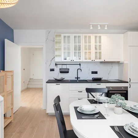 Kovac Family Макарська