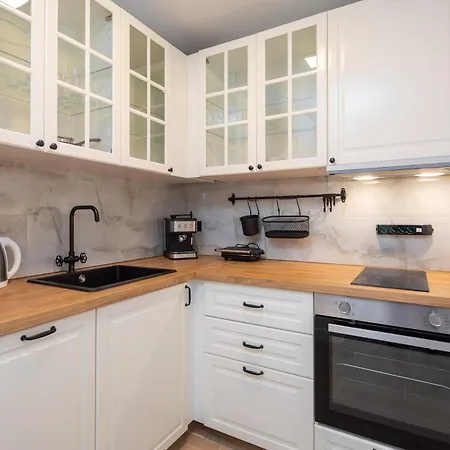 Kovac Family Макарська